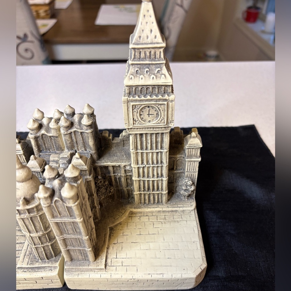 Decorative Big Ben Bookends - Picture 2 of 12